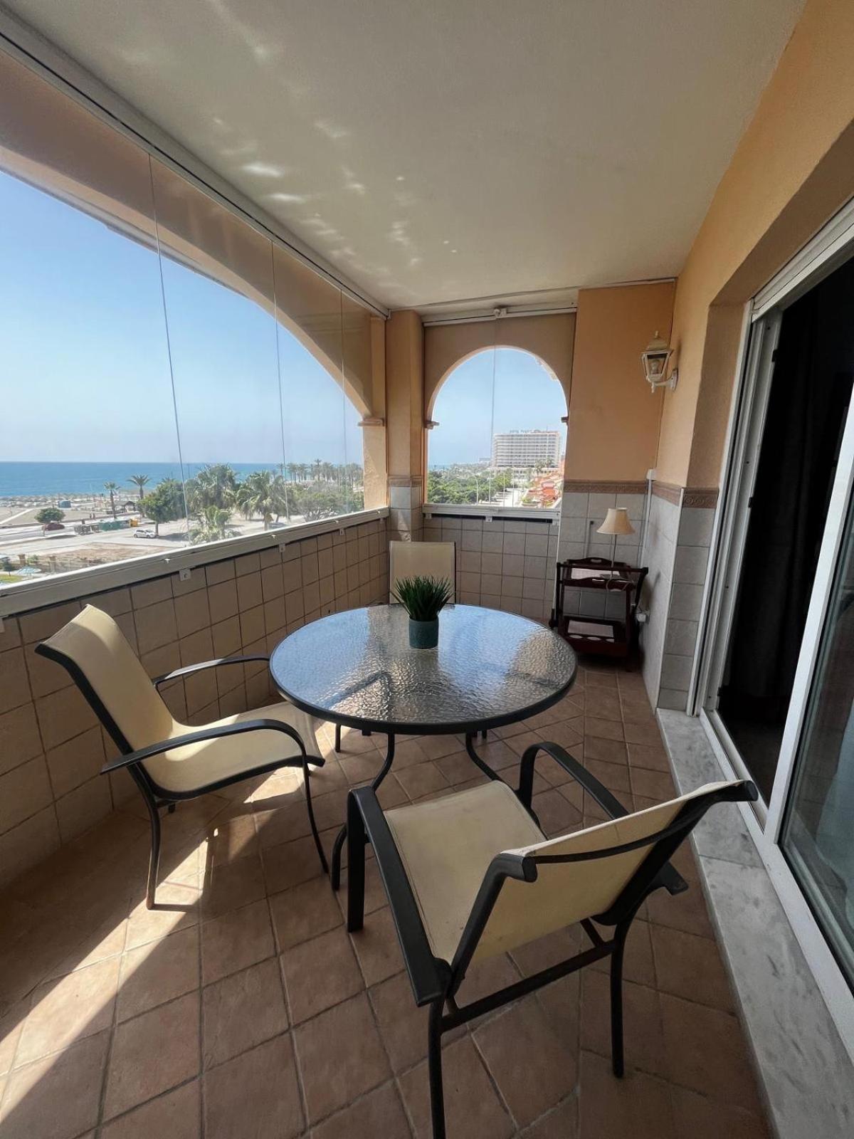 Apartamento Frente Al Mar En Torremolinos, Malaga Exterior photo